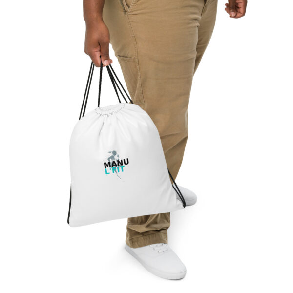 all-over-print-drawstring-bag-white-front-2-6a247c55c6a90.jpg Sac à cordon MANULFIT